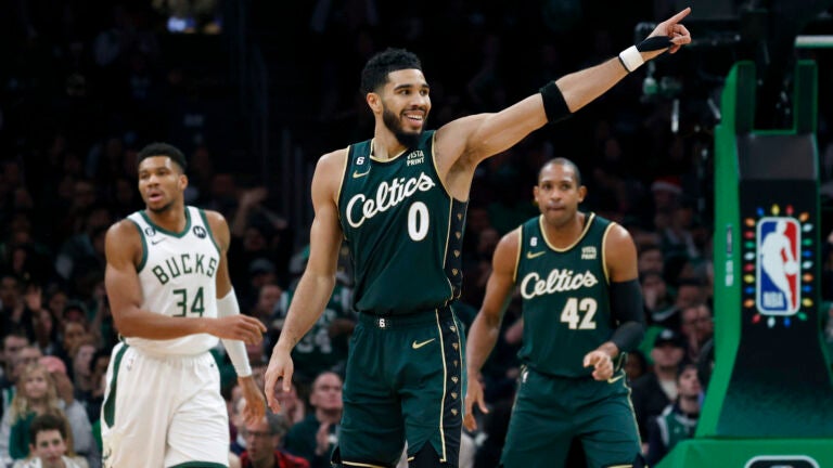 Official Jayson tatum leads all scorers with 34 points t-shirt