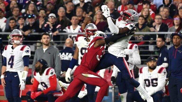 Patriots beat Cardinals despite 3 starters leaving with injuries