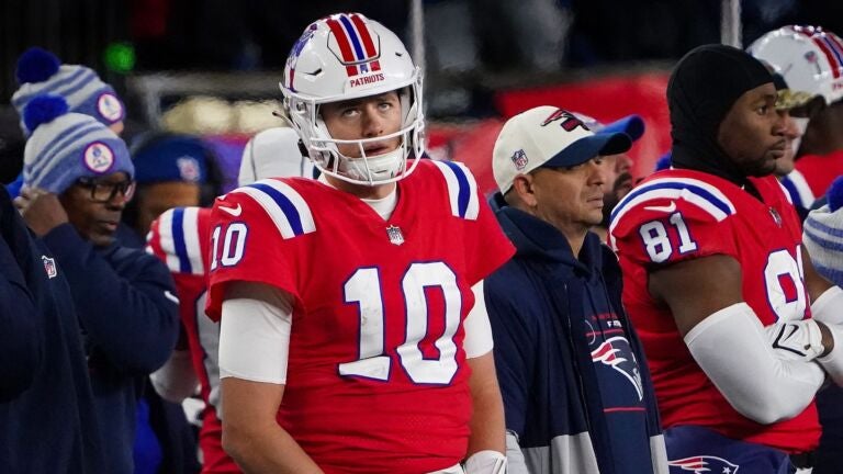 Patriots QB Mac Jones has NFL's 2nd-best selling jersey heading