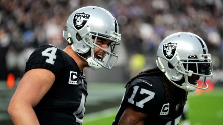 Raiders' Davante Adams says he and Derek Carr 'almost died