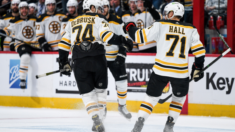 Blackhawks fall short in 3-1 loss for Bruins home opener