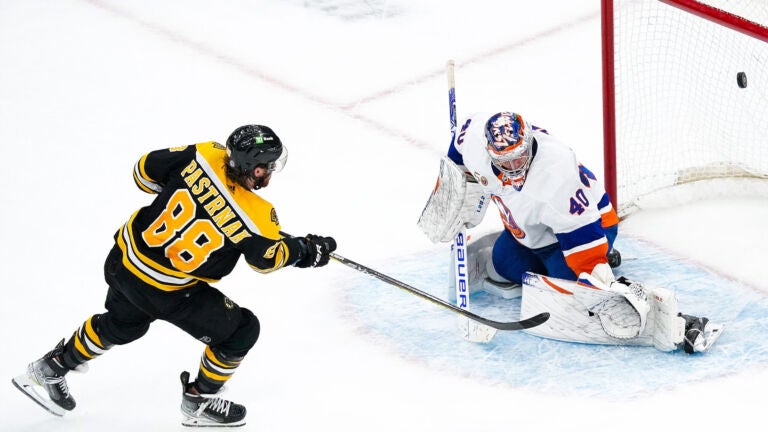 DeBrusk, Pastrnak Score In Shootout As Bruins Beat Islanders