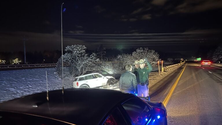 Mass. driver charged with DWI after traveling wrong way on I-393 in New Hampshire - Vimarsana News