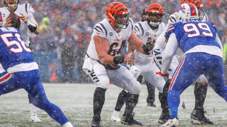 Bengals name Ted Karras as 2022 Media Cooperation winner