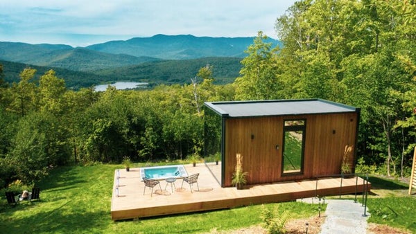This tiny glass house in Vermont is among Airbnb's most wishlisted homes