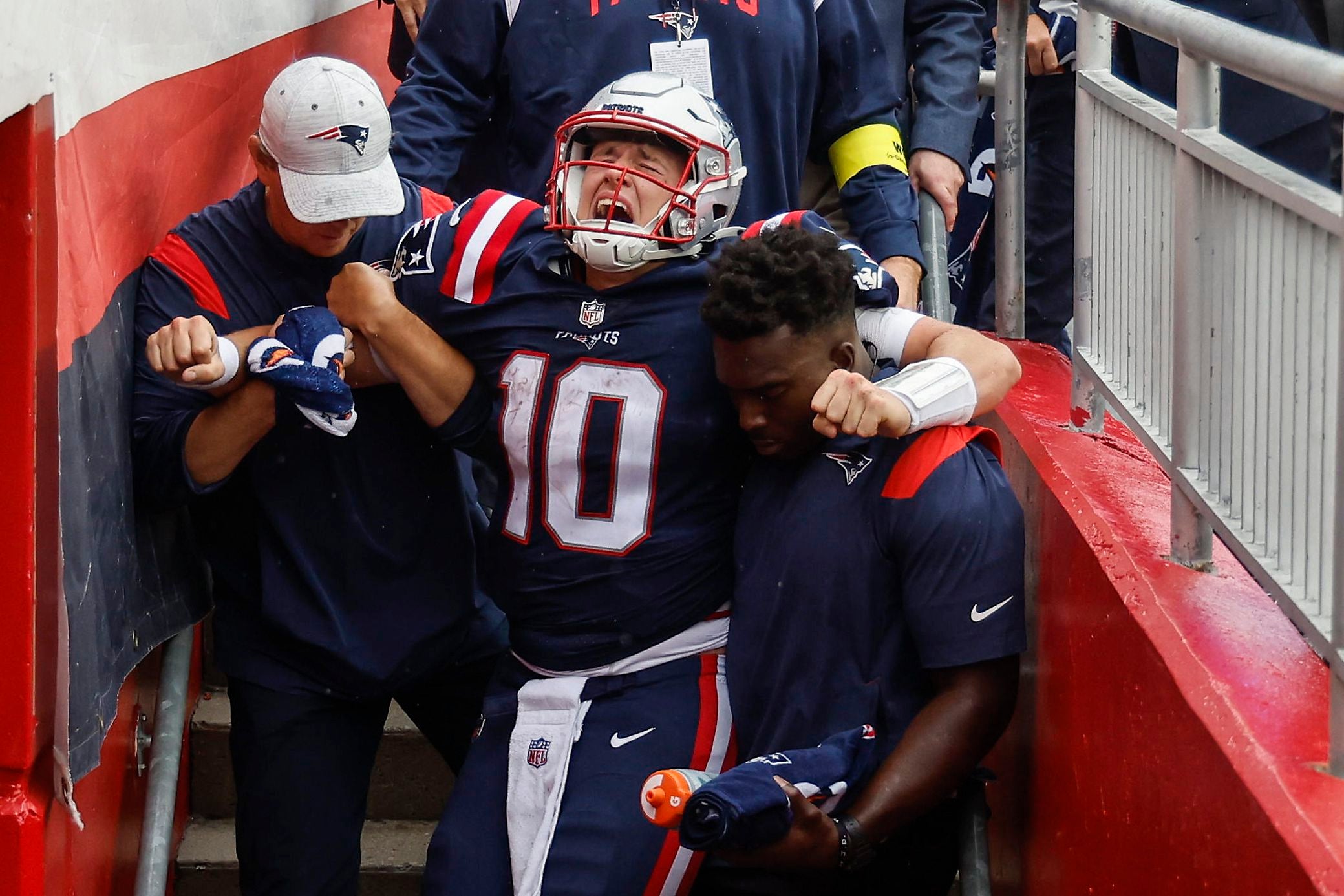 Patriots' Devin McCourty sheds no-contact jersey - The Boston Globe