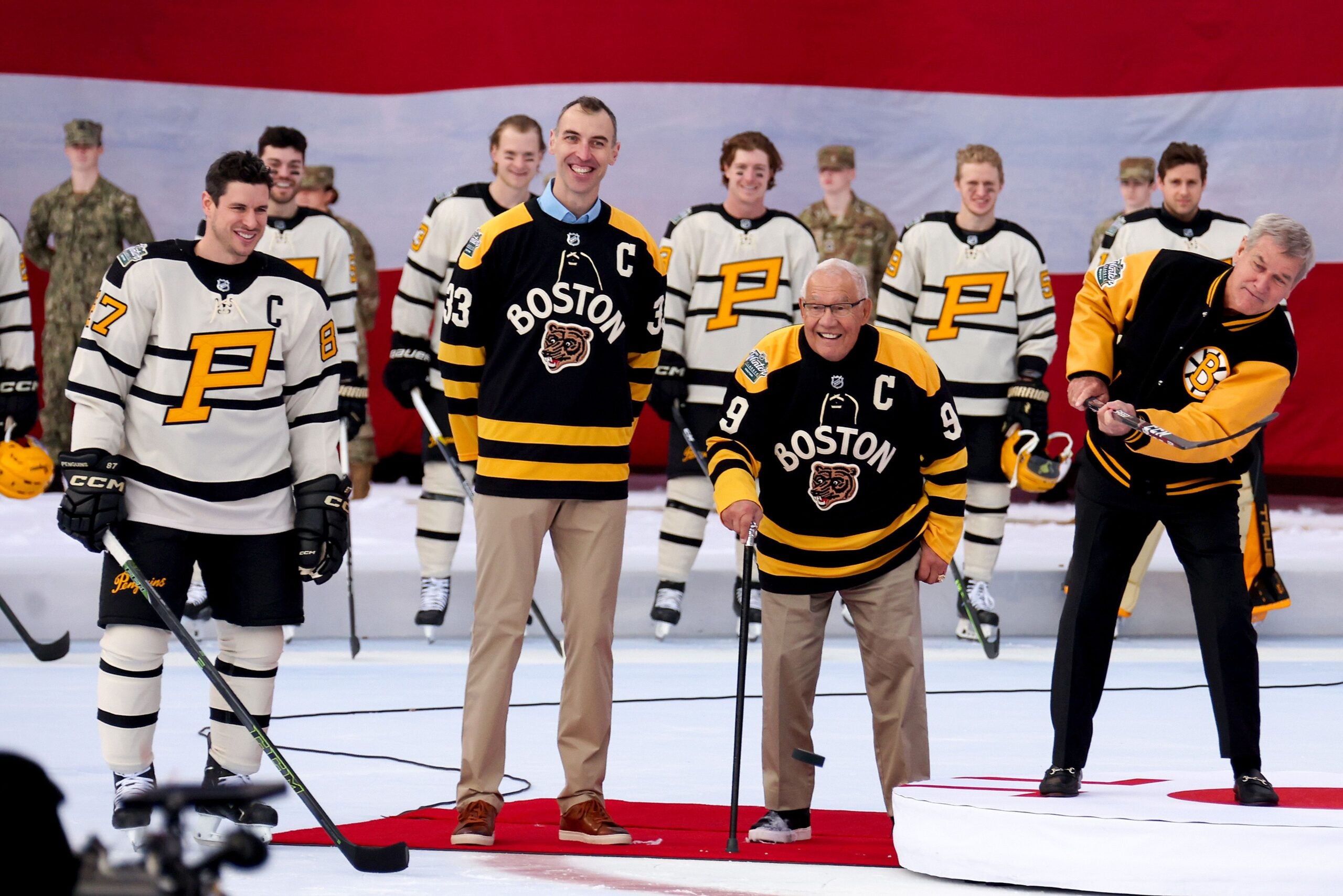Bruins, Penguins rock vintage baseball uniforms at Winter Classic