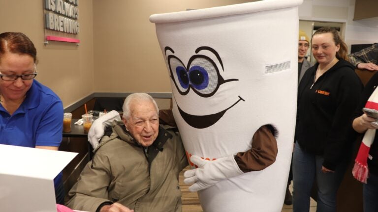 Dunkin' honors 95-year-old regular with birthday surprise - Vimarsana News