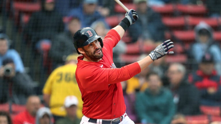 Dodgers agree to sign free agent DH J.D. Martinez 