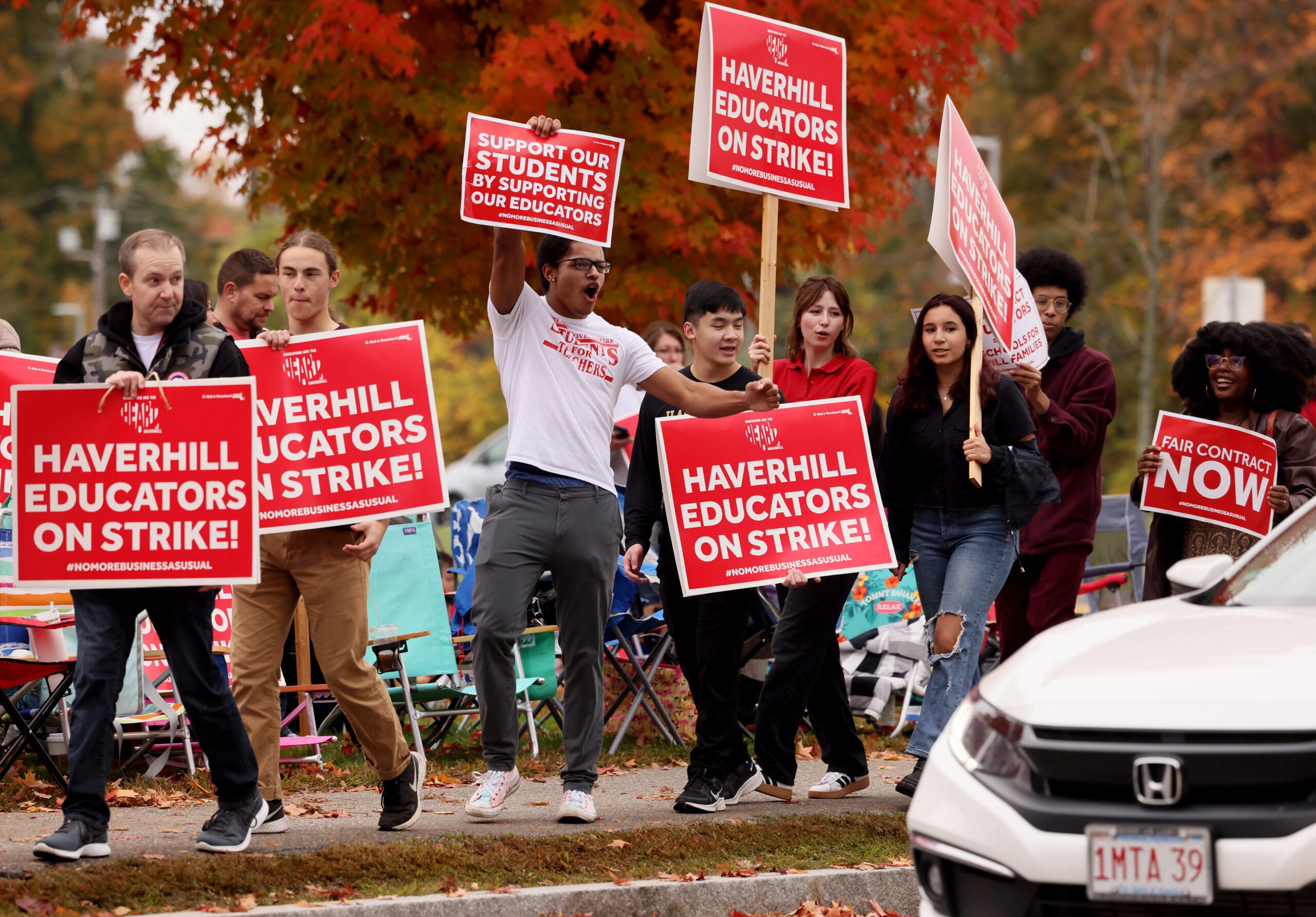 There’s A Push To Give Teachers (and Other Public Employees) The Right ...