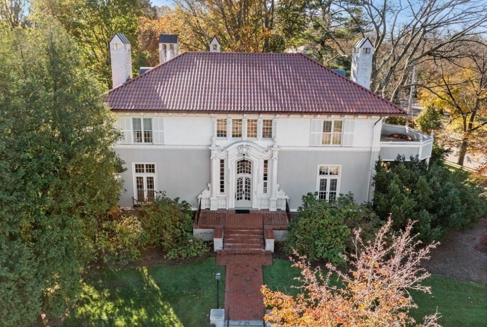13 homes you can buy along the Boston Marathon route