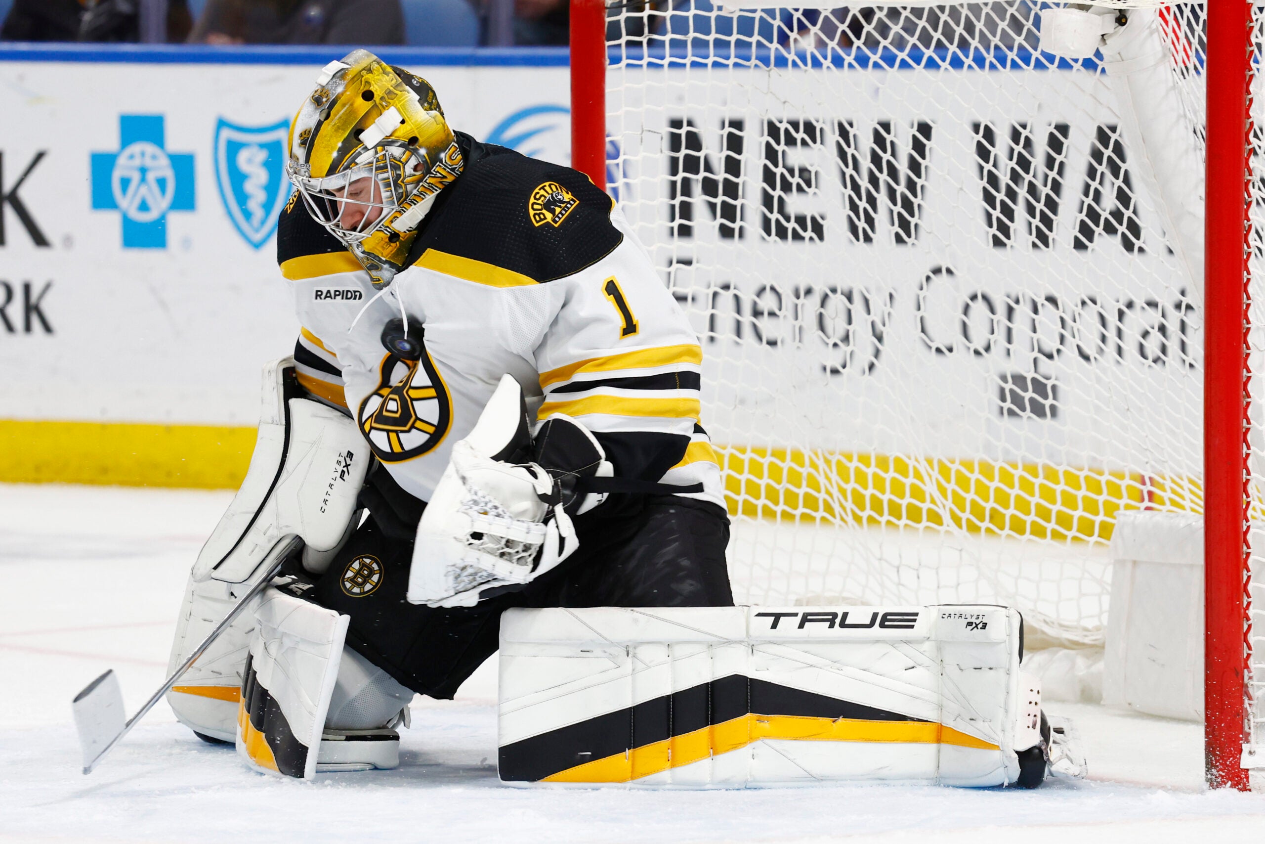Bruins goaltender Jeremy Swayman (1) makes a save