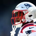 Jonnu Smith playing for the Patriots in 2022.