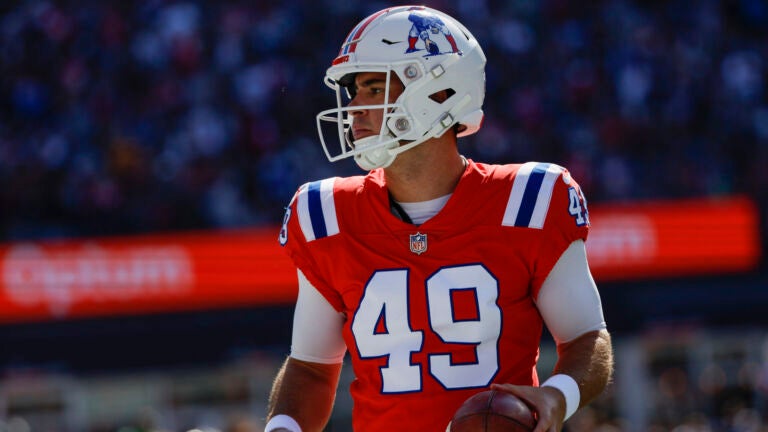 Patriots reportedly re-sign long snapper Joe Cardona to 4-year deal