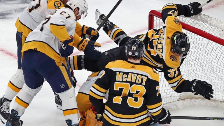 NHL Scores: Nashville Predators beat Boston Bruins 2-1