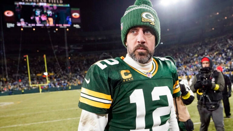 He wants to reunite” - Fans predict Aaron Rodgers teaming up with