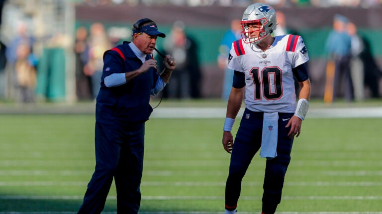 Belichick remains noncommittal on Mac Jones as Patriots starting QB