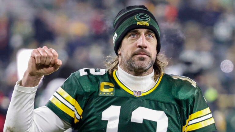 Aaron Rodgers takes pay cut in new Jets deal - The Boston Globe