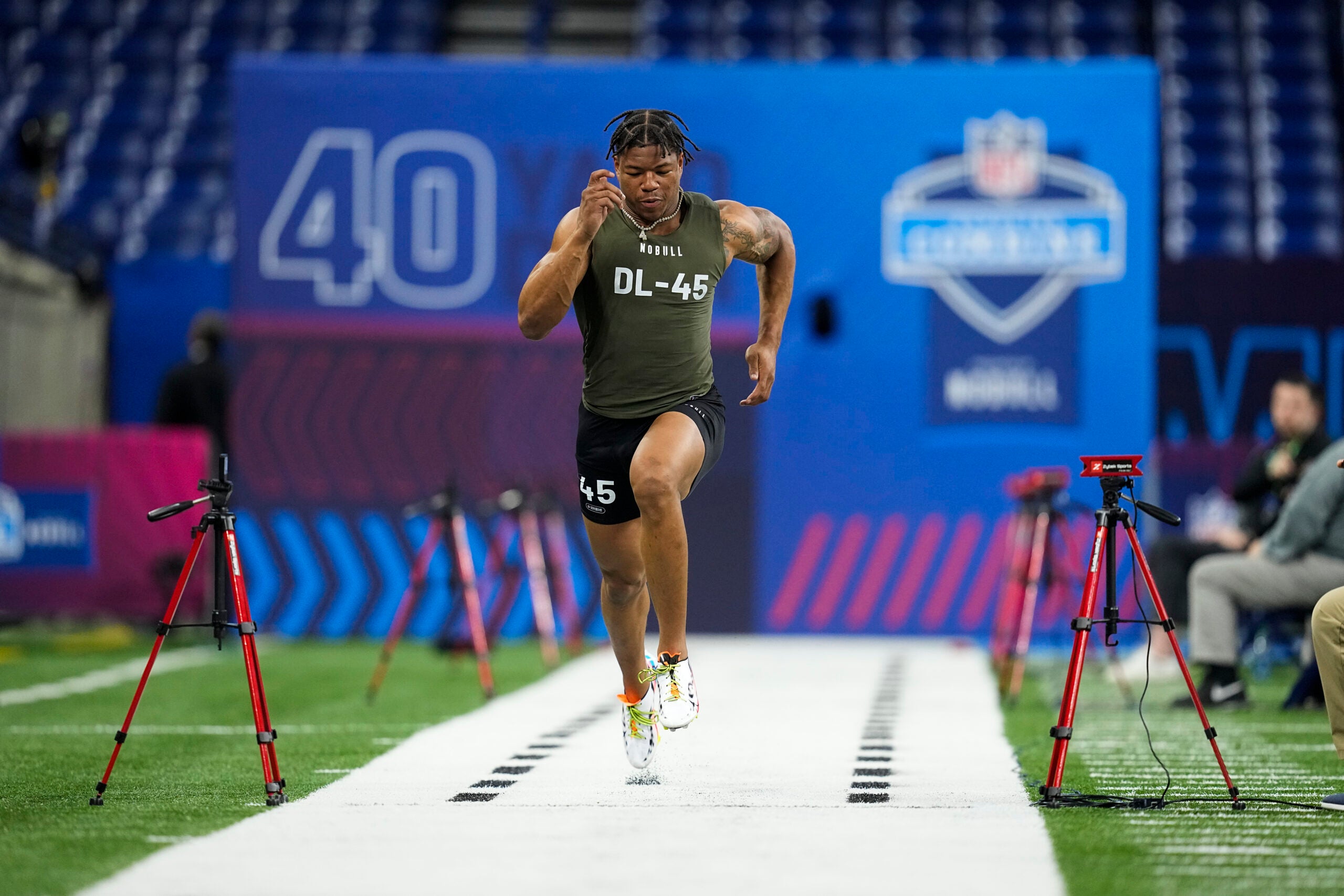 Nolan Smith running the 40-yard dash at the NFL combine.