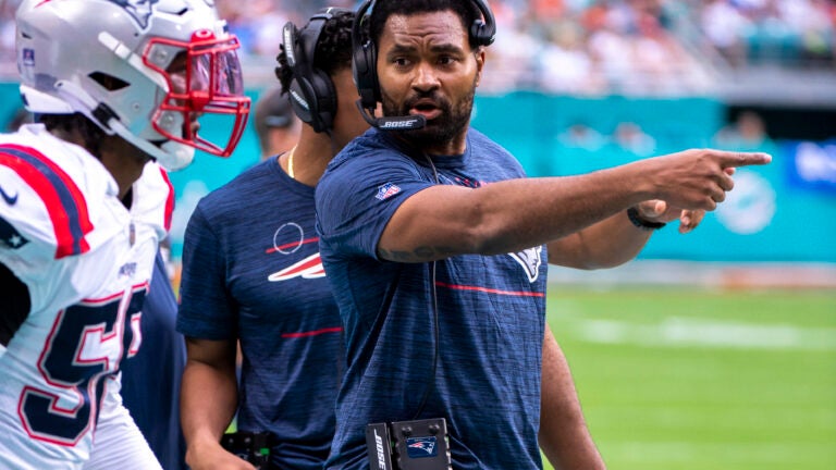 Patriots linebacker Jerod Mayo retiring