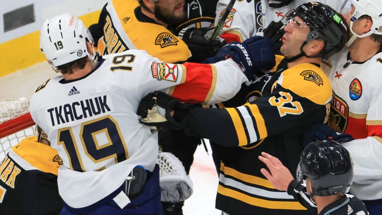 Bruins 'love it' as goalie Linus Ullmark nearly fights Panthers' Matthew  Tkachuk: 'He can beat up anybody