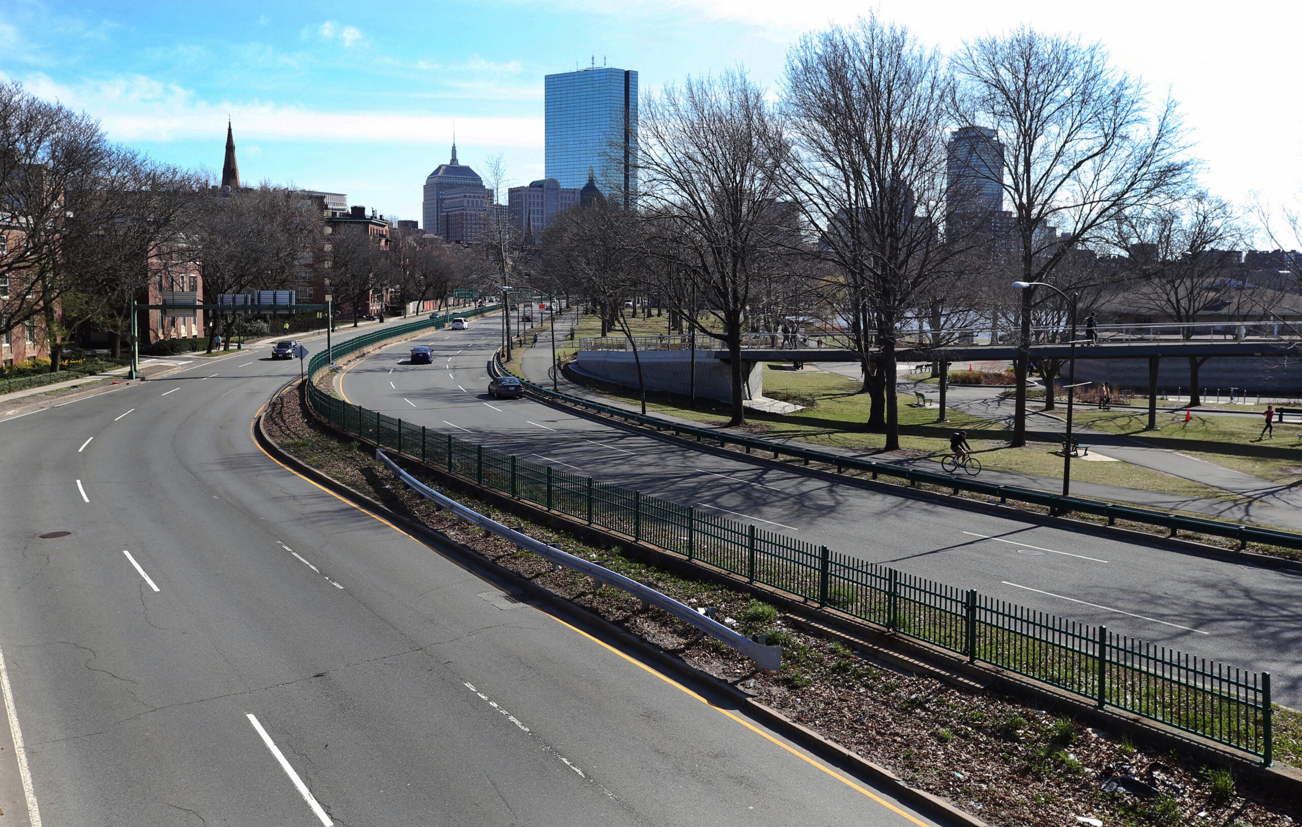 A view of a nearly empty Storrow Drive