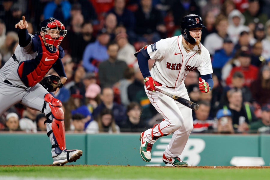 Dennis Eckersley threw out the first pitch to Kirk Gibson before Game 4