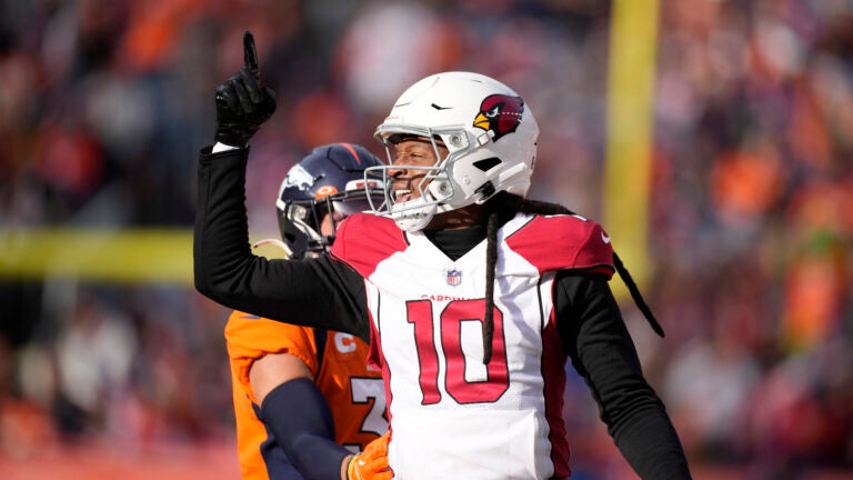 DeAndre Hopkins, David Johnson Swap Teams in Blockbuster Trade - Last Word  on Pro Football