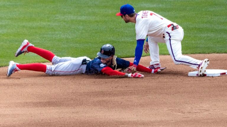 Phillies' Bryson Stott extends historic hitting streak to 14-games