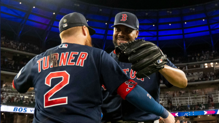 Kenley Jansen celebrates 400th save with former Dodger teammates