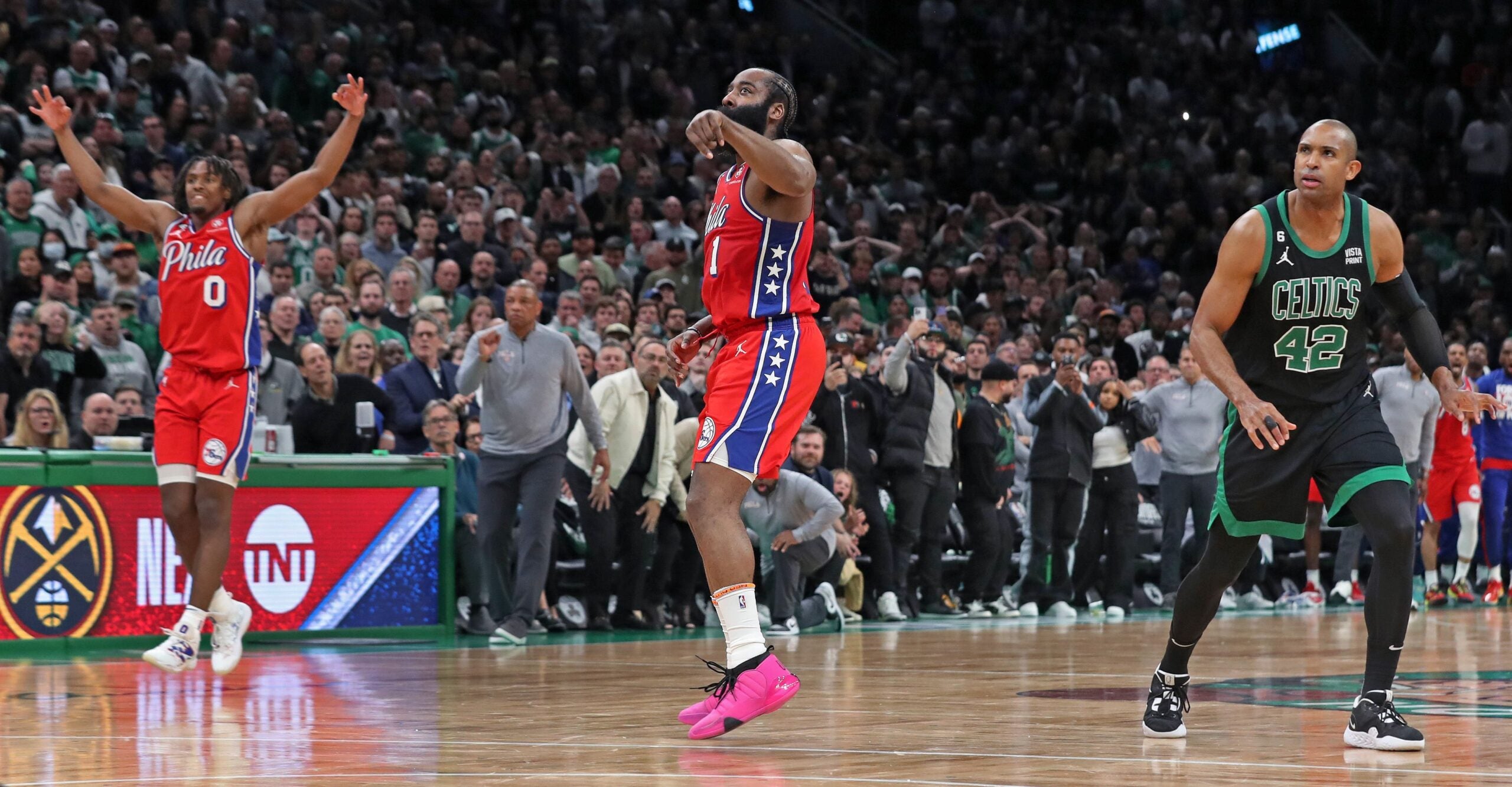 Após atuação de gala, Harden chega gigante para jogo 2 contra Celtics