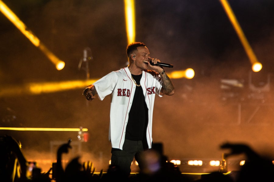 Country star Kane Brown rocks Fenway Friday