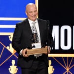 Jim Montgomery accepts NHL coaching award