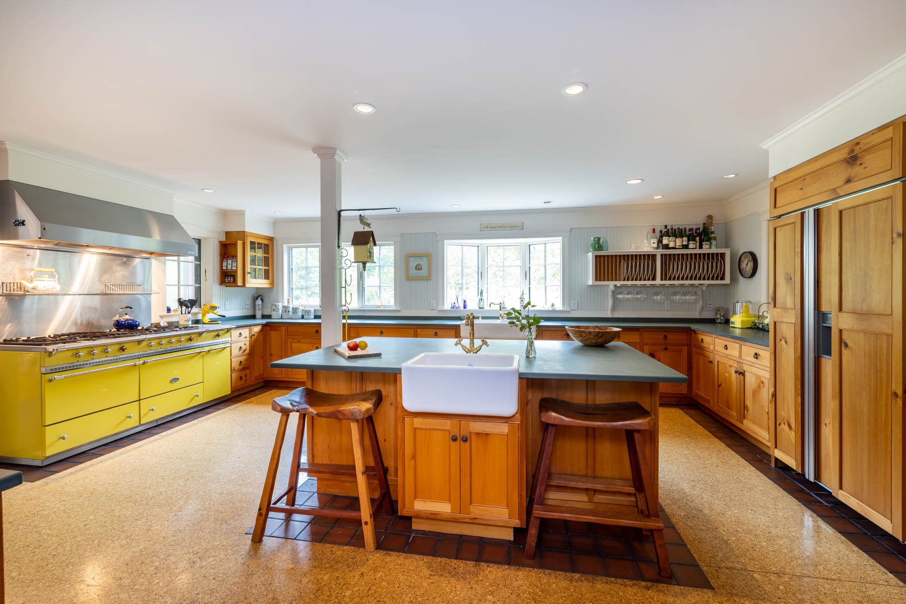 4 Garrett Way Martha's Vineyard kitchen