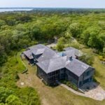 4 Garrett Way Edgartown MA exterior