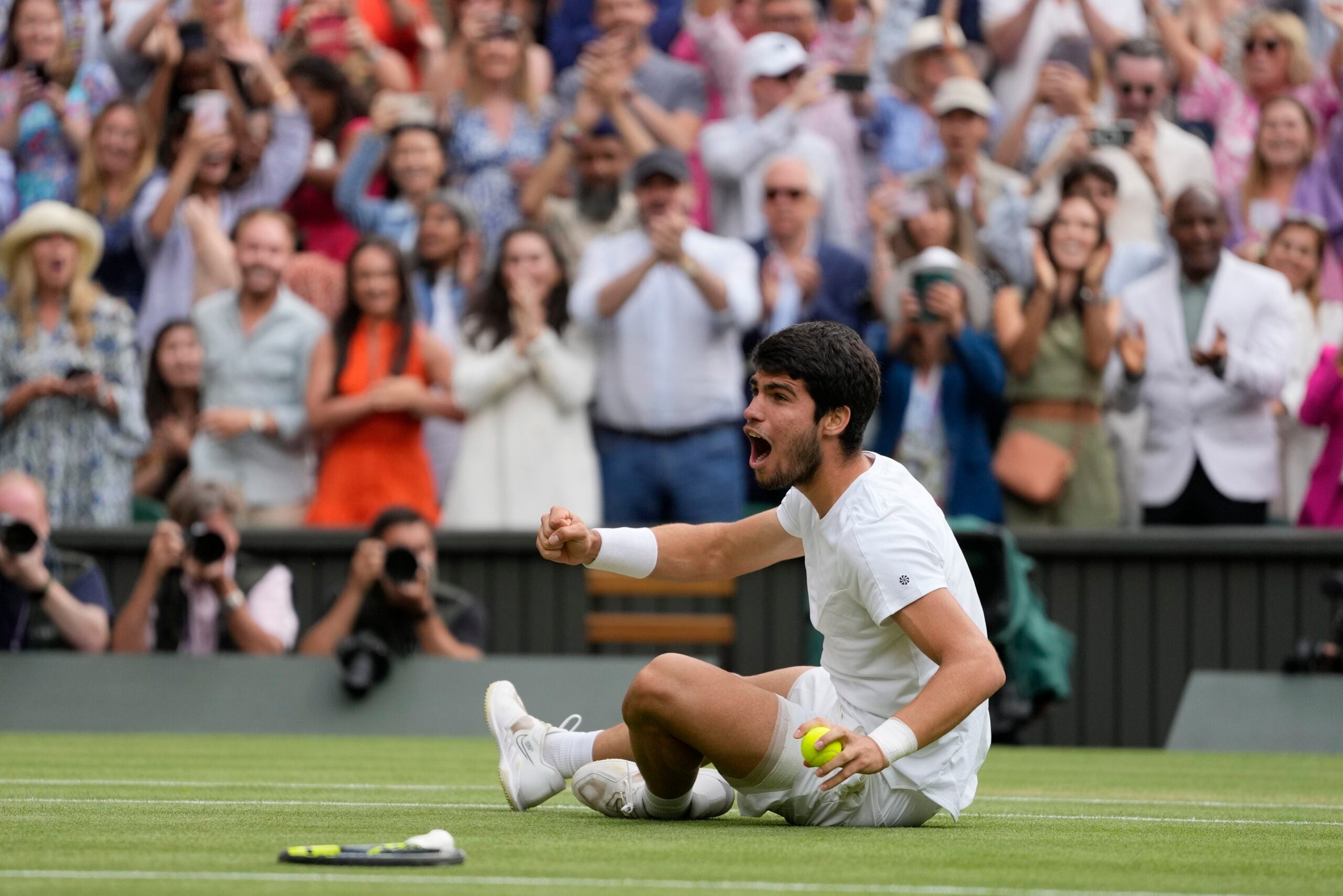 Carlos Alcaraz beats Novak Djokovic in 5 sets to win Wimbledon for a second  Grand Slam trophy