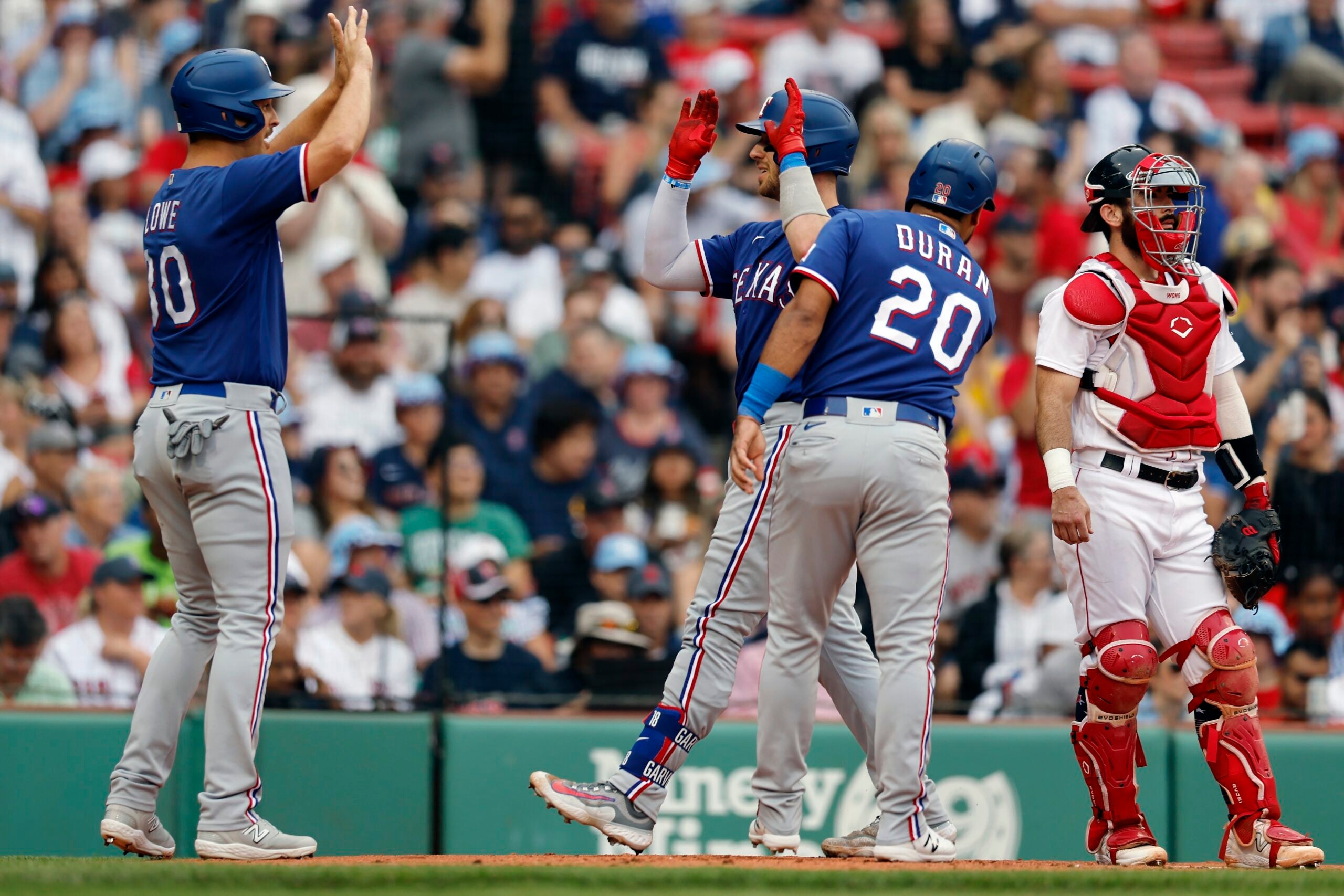 Jonathan Papelbon Gets Booed By Philly Fans, Grabs Crotch, Gets Ejected