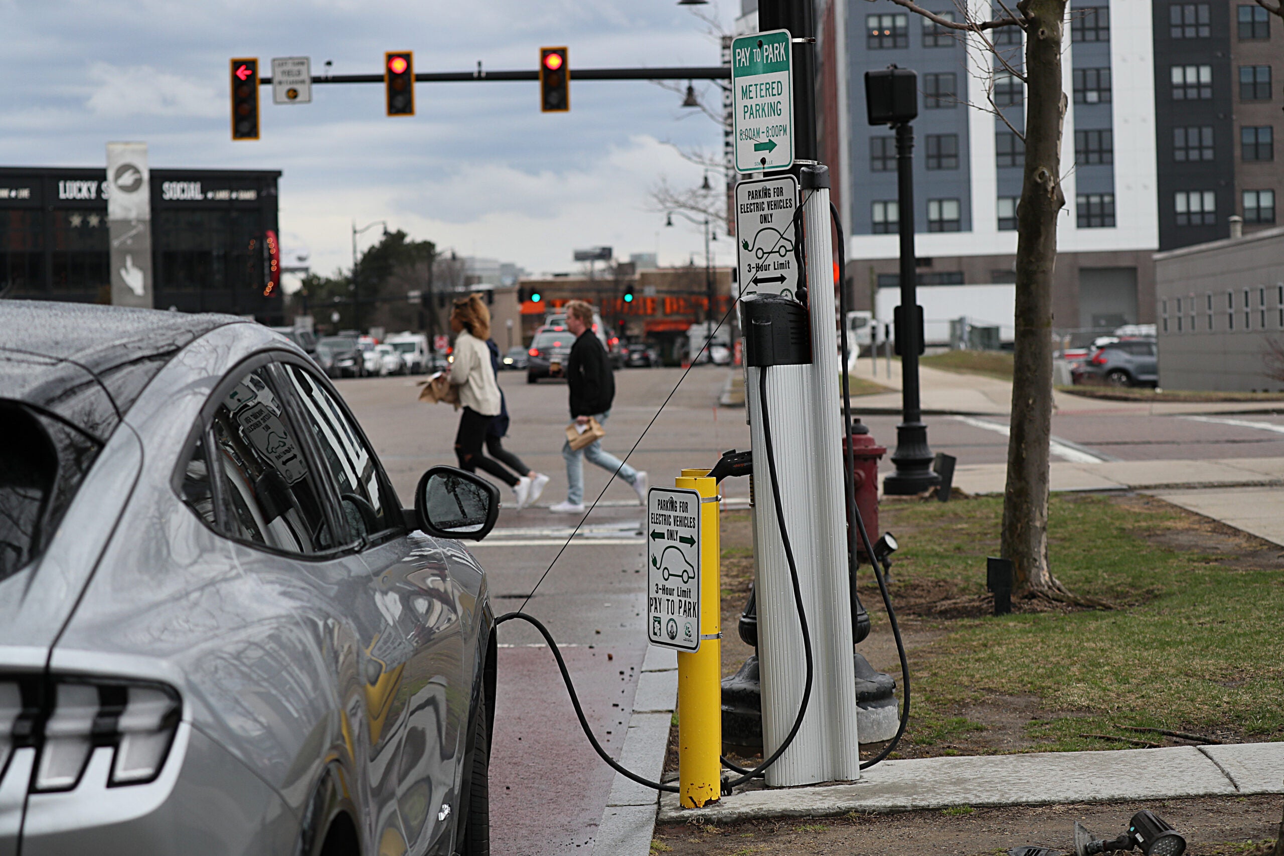 Curbside Level 2 Electric Vehicle Charging - City Light