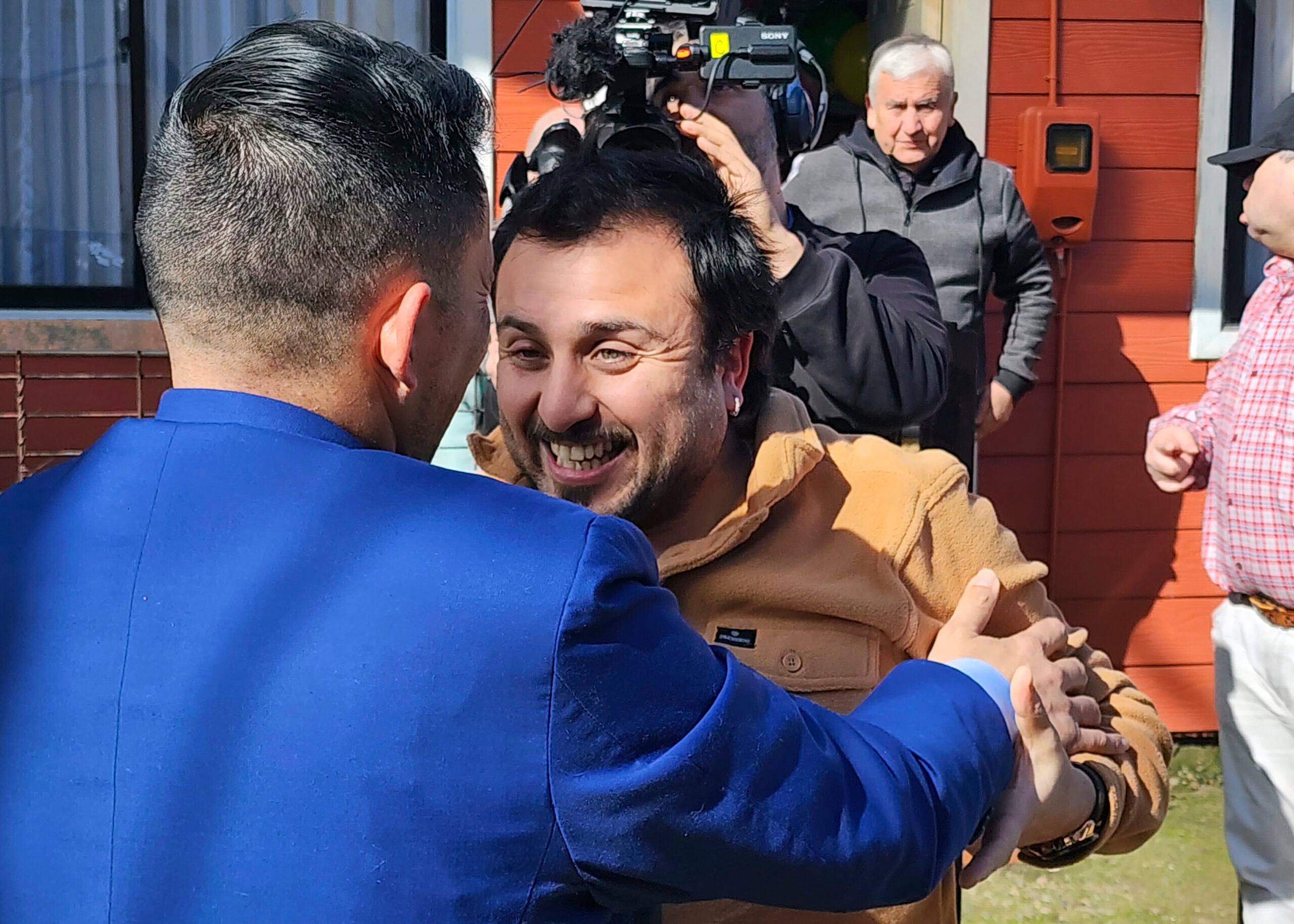 Jimmy Thyden, left, meets his brother Jonathan Gonzalez.