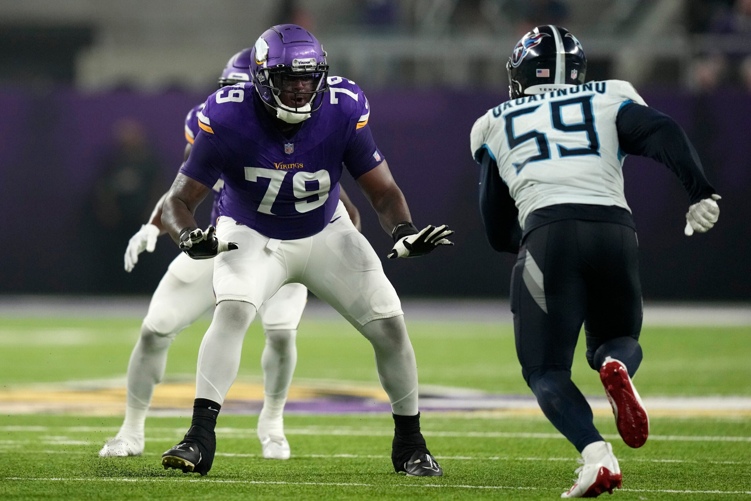 Vikings trade Vederian Lowe, make 15 cuts ahead of Tuesday deadline