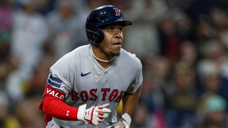 Prized prospect Jasson Domínguez becomes youngest Yankees player to homer  in 1st big league at-bat