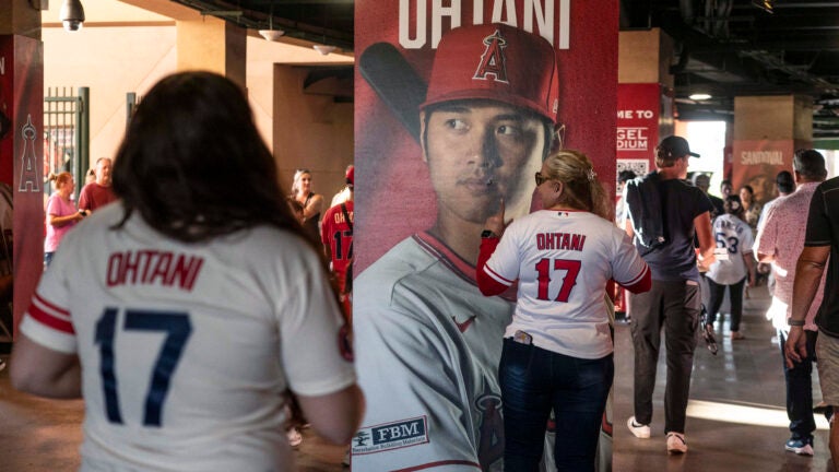 Angels star Shohei Ohtani finishes with the best-selling jersey in