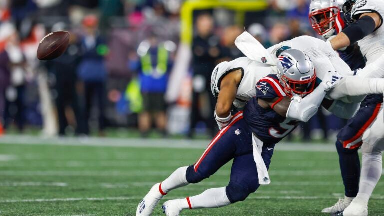 One thing we learned from Patriots' loss to Eagles: Mac Jones is not