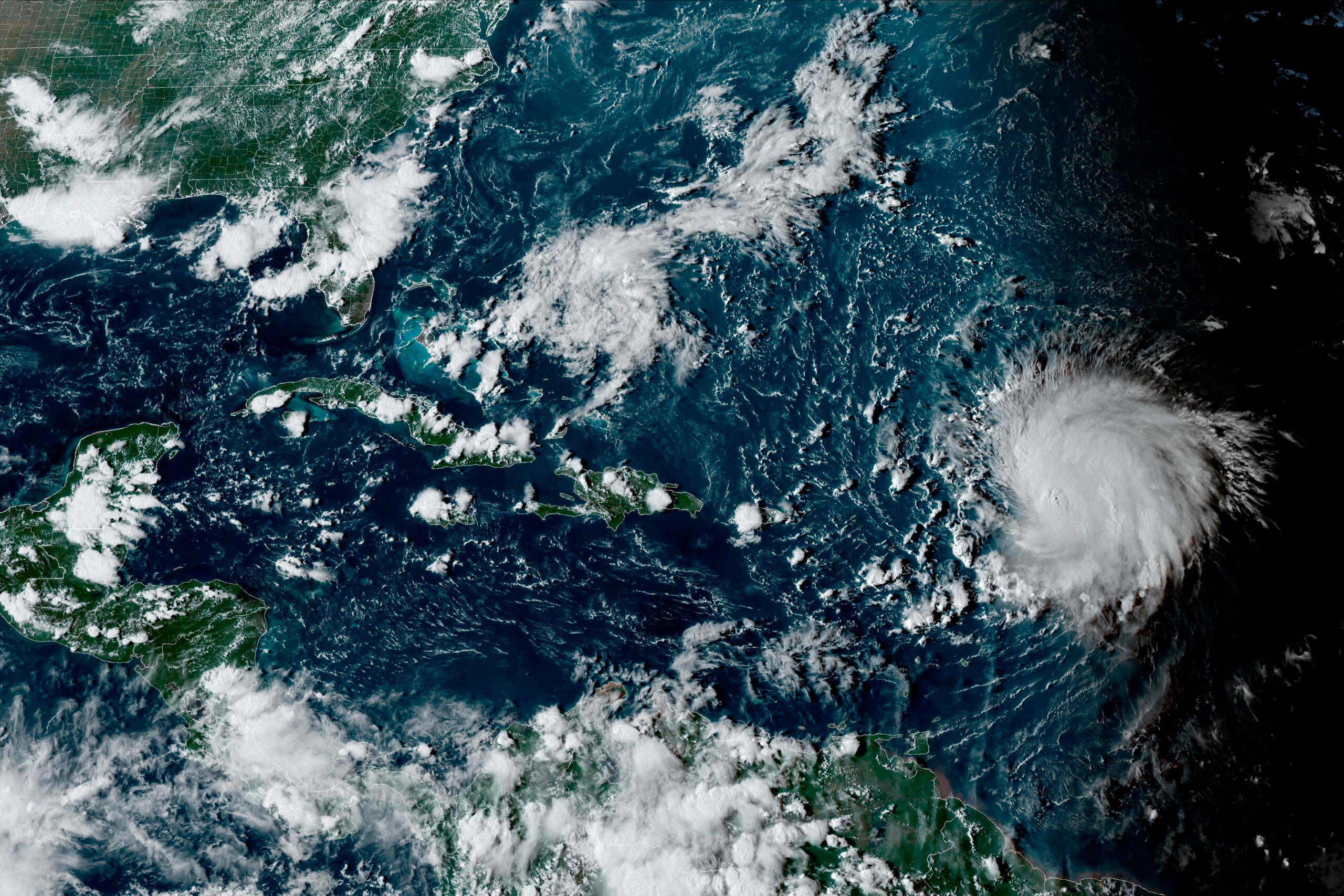 Hurricane Lee unleashes heavy swell on northern Caribbean