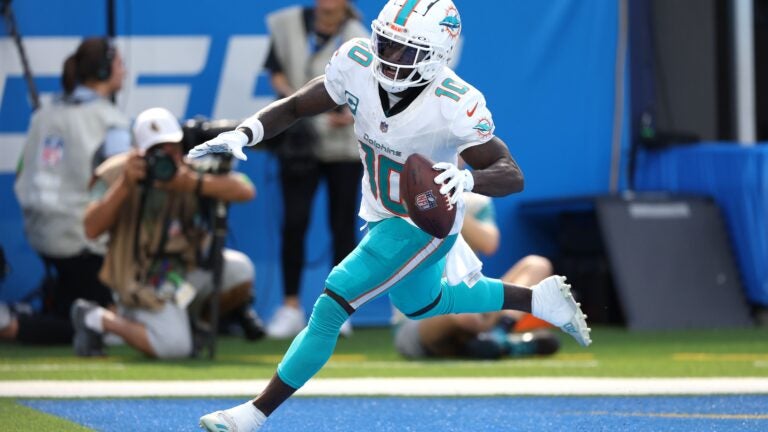 Dolphins WR Tyreek Hill Posts Strong Message Ahead Bills Matchup