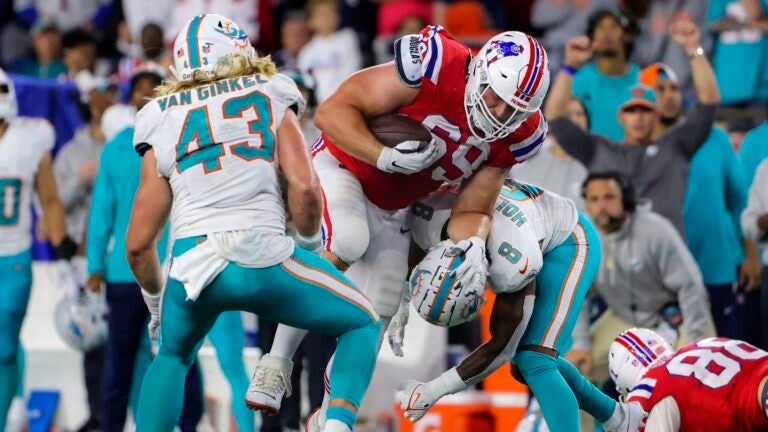 Dolphins' Mike Gesicki thought fourth-down play was a catch