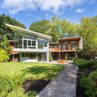Contemporary home in Weston at 482 Glen Rd
