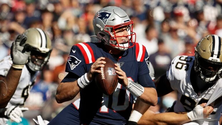 What NFL experts are predicting for Sunday's Patriots-Buccaneers game