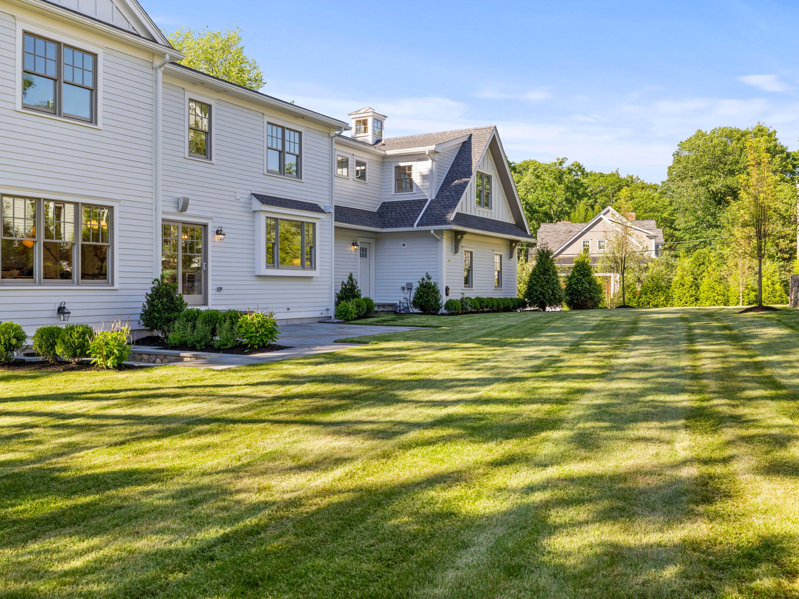 brogdan-wellesley-house-exterior-rear