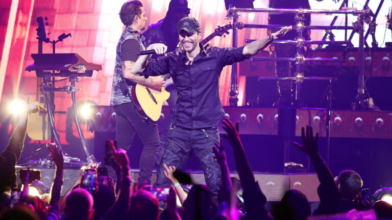 Boston review/setlist: Enrique Iglesias, Ricky Martin, Pitbull, 10/22/23